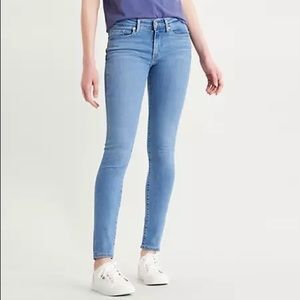 Levi’s 711 Skinny Jeans